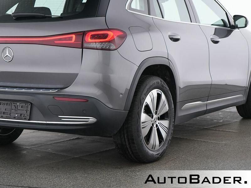 Gebraucht Mercedes EQA250 Advanced 139 kW (190 PS) 2023 787 lack mountaingrau SUV