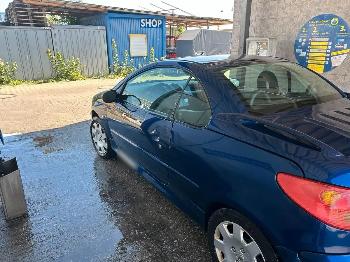 Gebraucht Peugeot 206 CC 110 PS (80 kW) 2005 Blau Cabrio
