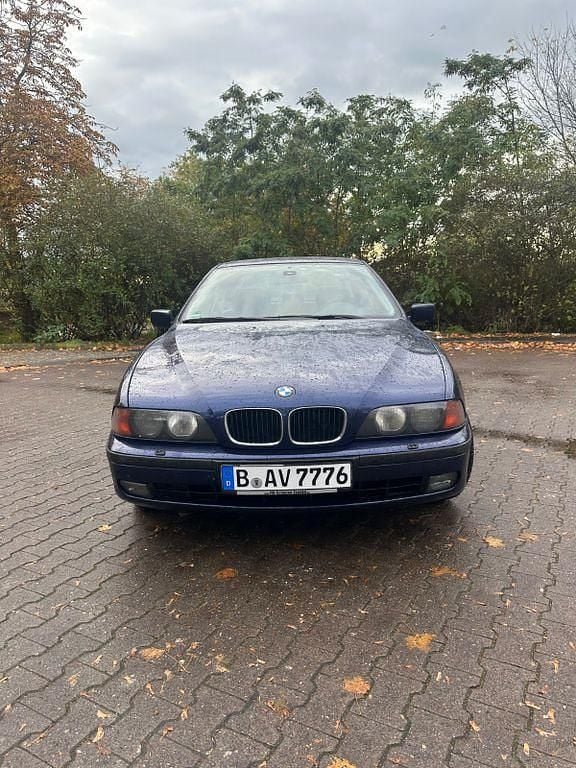 Gebraucht BMW 528 Basis 193 PS (141 kW) 1998 Blau Limousine