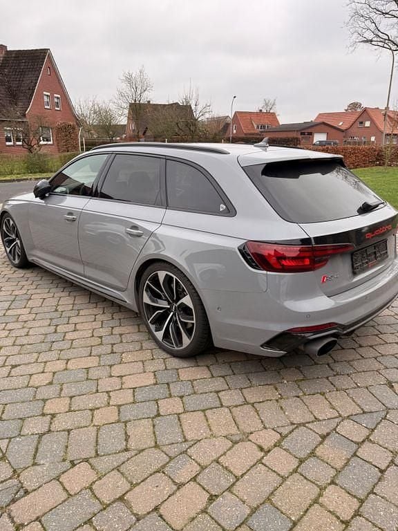 Grau Gebraucht 2018 Audi RS4 Ambiente Kombi | 56.499 € (Etwas zu teuer) - Bild 1/4