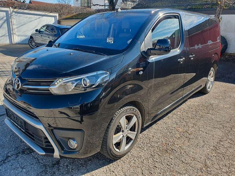 Gebraucht Toyota Proace Executive 177 PS (130 kW) 2017 Schwarz Van / Kleinbus
