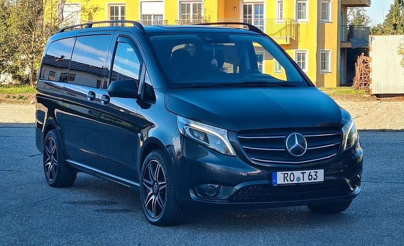 Schwarz Gebraucht 2021 Mercedes Vito Van / Kleinbus | 42.900 € - Bild 1/4