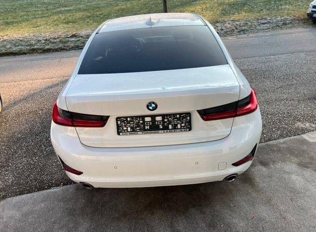 Gebraucht BMW 318 Advantage 156 PS (114 kW) 2021 Weiß Limousine