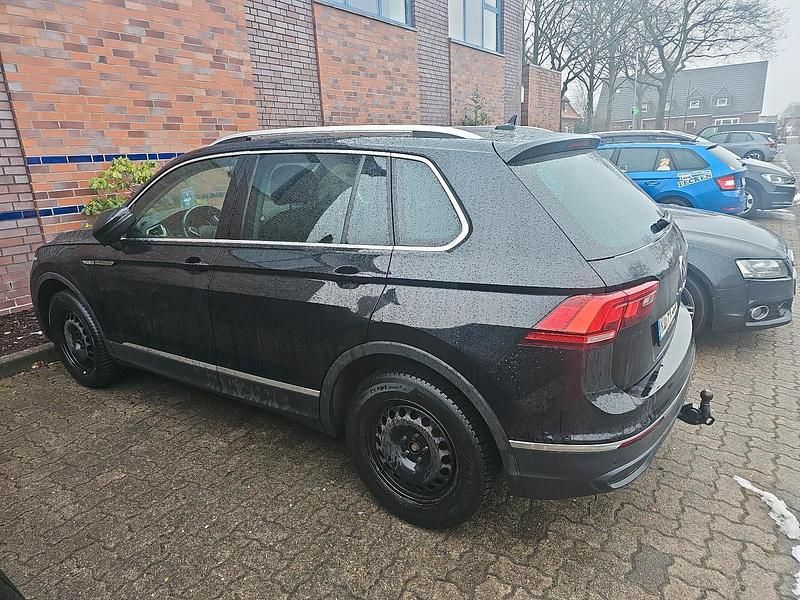 Gebraucht VW Tiguan Allstar 150 PS (110 kW) 2021 Schwarz SUV