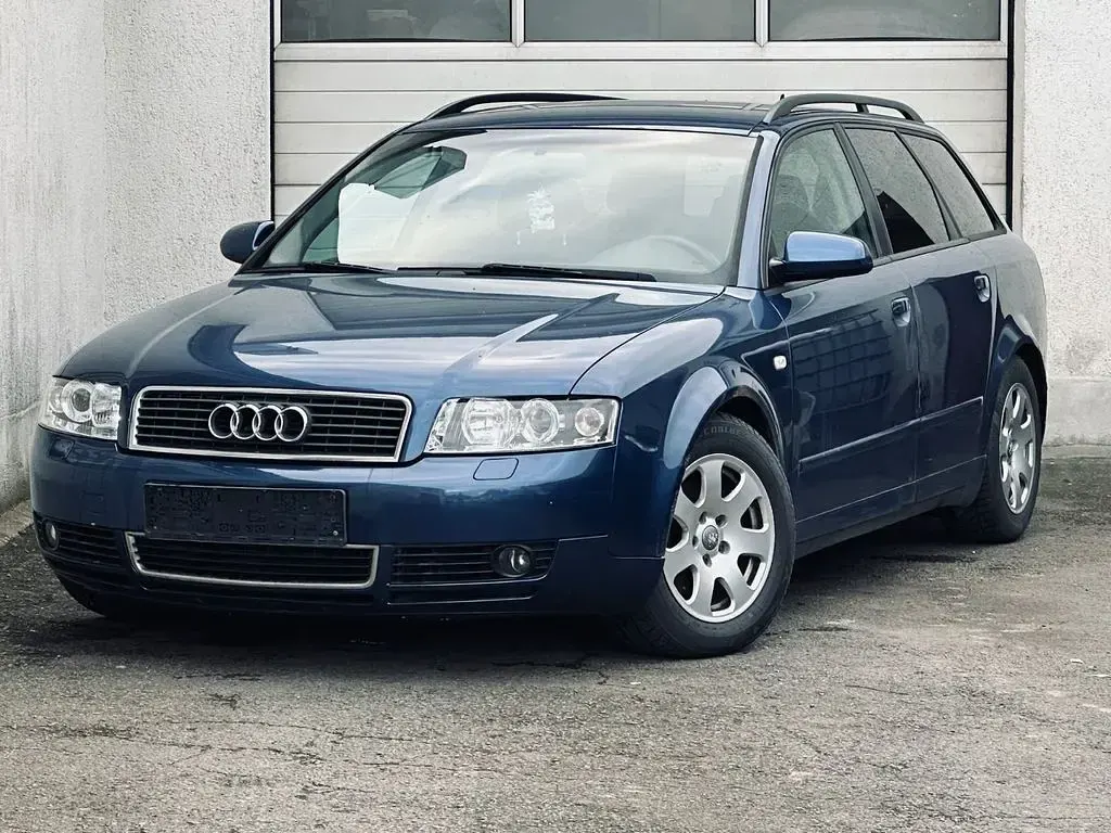 Second-hand Audi A4 131 CP (96 kW) 2003 Albastru Berlinǎ