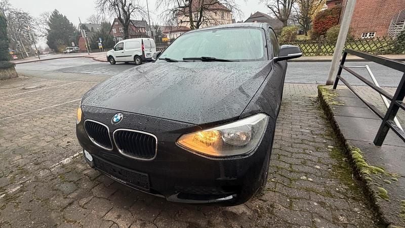 Schwarz Gebraucht 2013 BMW 114 Kleinwagen | 2.999 € (Superpreis) - Bild 1/4