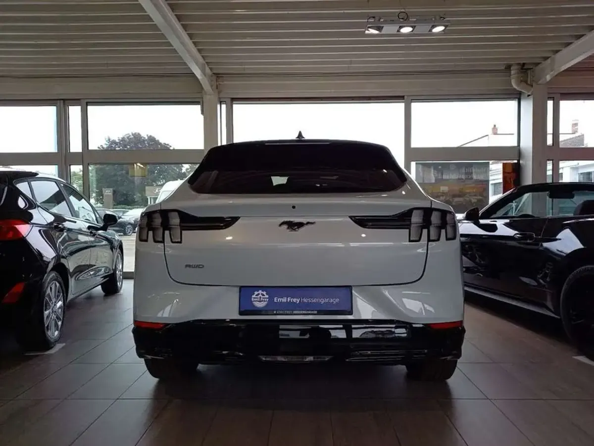 Gebraucht Ford Mustang Mach-E S 197 kW (269 PS) 2024 Weiß SUV