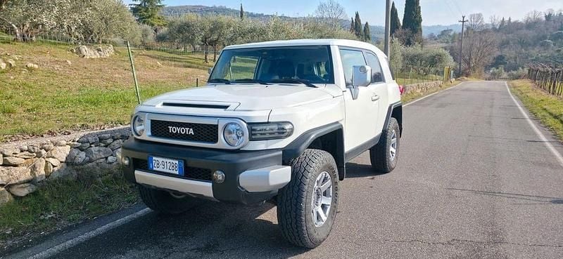 Gebraucht Toyota FJ Cruiser 272 PS (200 kW) 2014 Weiß SUV