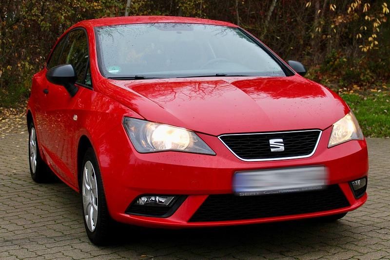 Rot Gebraucht 2014 Seat Ibiza SC Reference Kleinwagen | 2.800 € (Superpreis) - Bild 1/4
