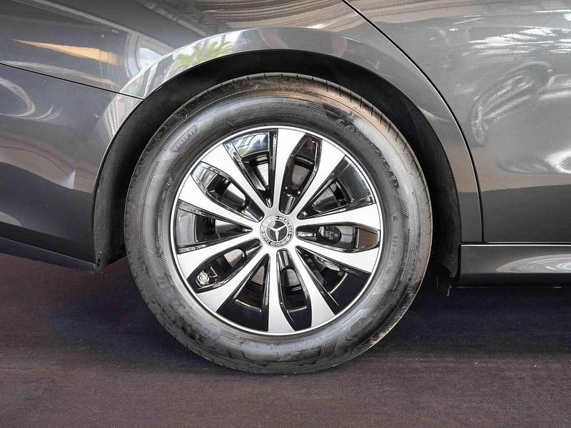 Gebraucht Mercedes E220 Avantgarde 197 PS (144 kW) 2024 Graphitgrau Kombi