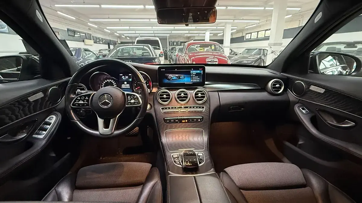 Gebraucht Mercedes C300e Avantgarde 306 PS (225 kW) 2020 Schwarz Kombi