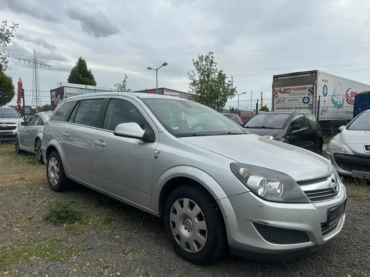 Gebraucht Opel Astra 110 PS (80 kW) 2010 Grau Kombi