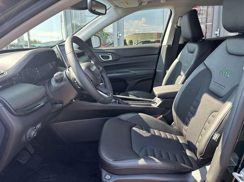 Neu Jeep Compass North 131 PS (96 kW) 2025 Techno green metallic SUV