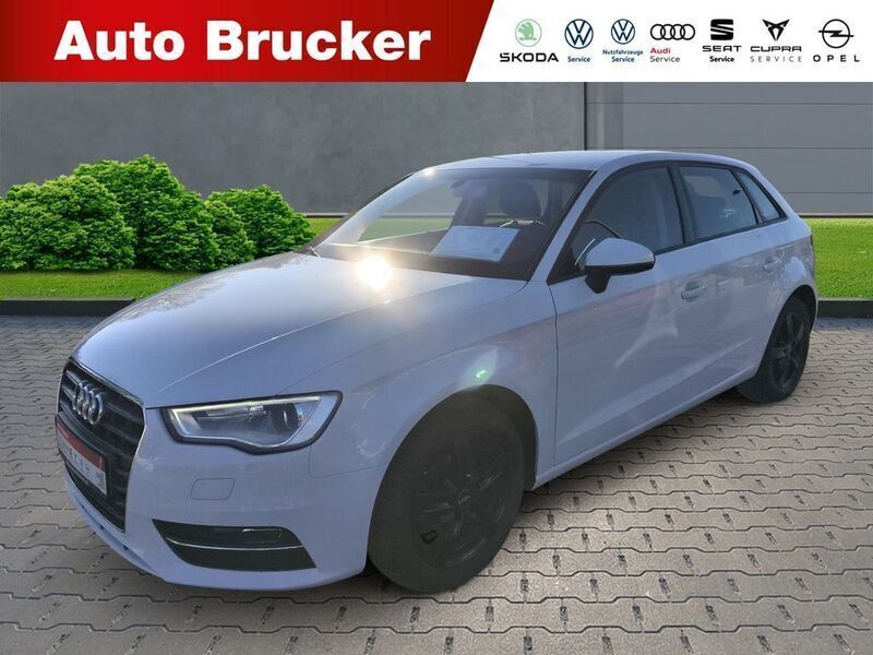 Weiss Gebraucht 2016 Audi A3 Sportback Attraction Kleinwagen | 14.470 € (Etwas zu teuer) - Bild 1/4