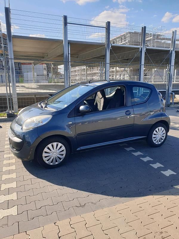 Grau Gebraucht 2006 Citroën C1 Kleinwagen | 1.500 € (Fairer Preis) - Bild 1/4