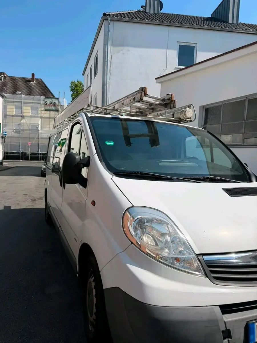 Gebraucht Opel Vivaro 114 PS (83 kW) 2010 Weiß Van / Kleinbus