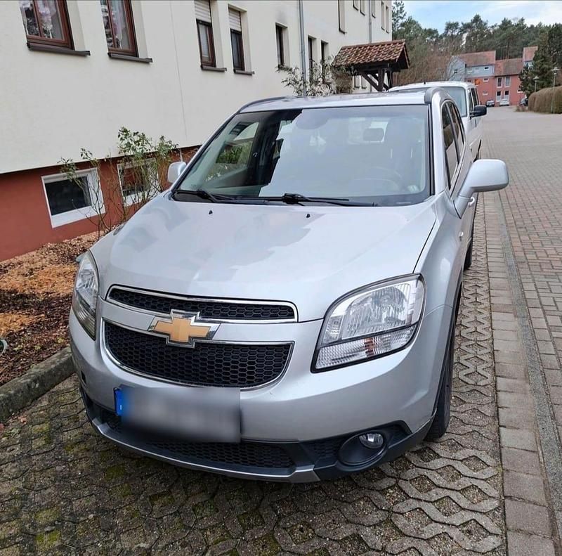 Silber Gebraucht 2011 Chevrolet Orlando Van / Kleinbus | 5.700 € (Fairer Preis) - Bild 1/4