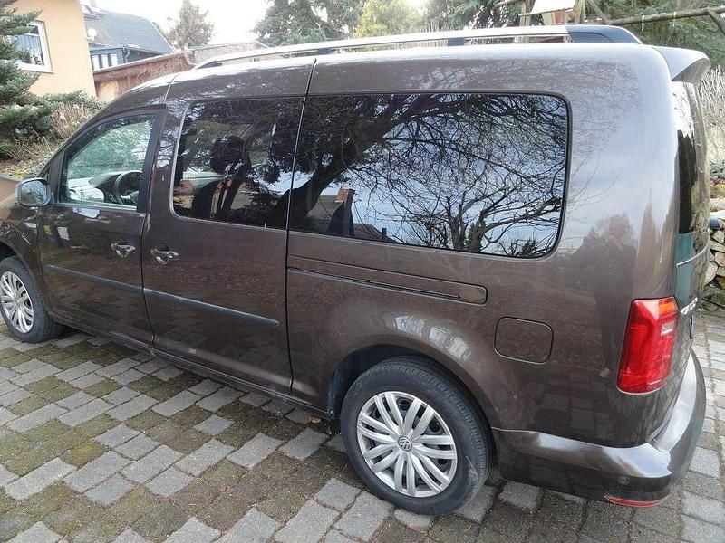 Gebraucht VW Caddy Maxi 110 PS (80 kW) 2020 Braun Van / Kleinbus