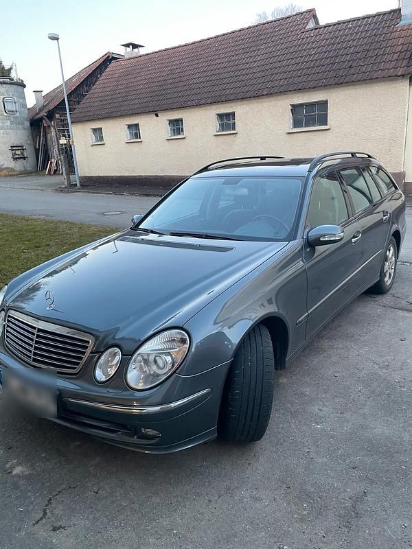 Gebraucht Mercedes E280 Avantgarde 231 PS (169 kW) 2005 Grau Limousine