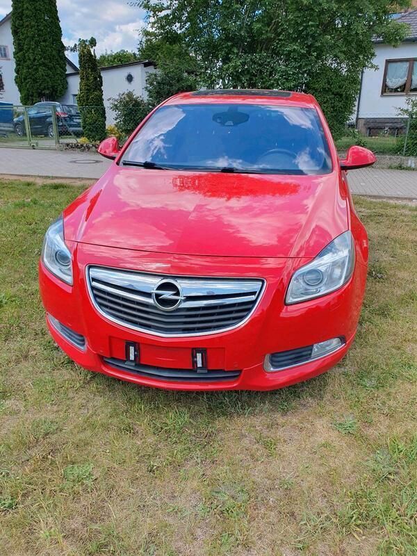 Rot Gebraucht 2013 Opel Insignia Limousine | 2.500 € - Bild 1/4