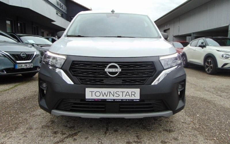 Neu Nissan Townstar N-Connecta 130 PS (95 kW) 2025 Weiß Van