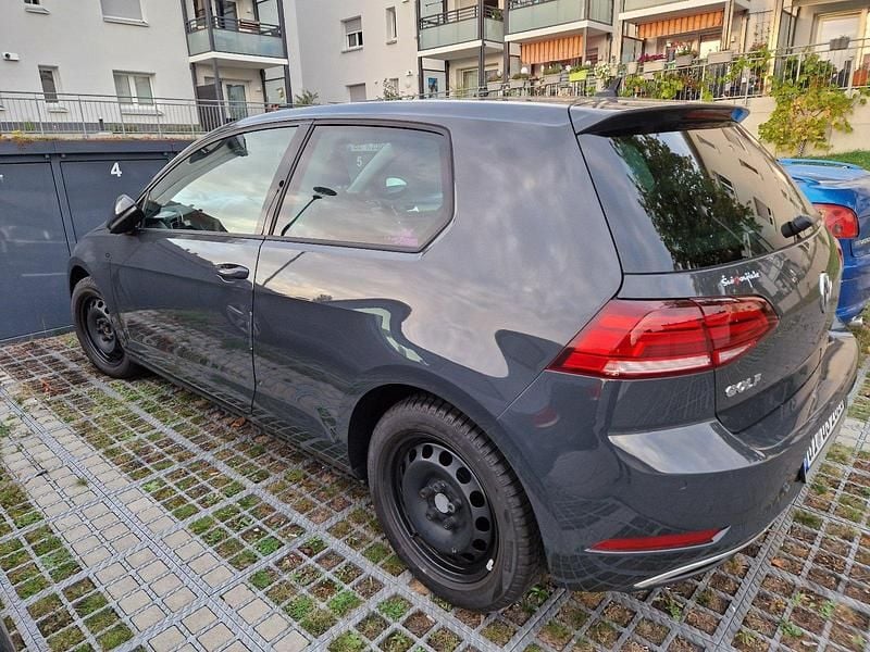 Grau Gebraucht 2019 VW Golf Join Coupé | 16.500 € (Guter Preis) - Bild 1/4