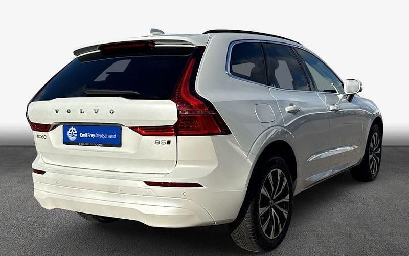 Gebraucht Volvo XC60 Core 250 PS (183 kW) 2024 Weiß SUV