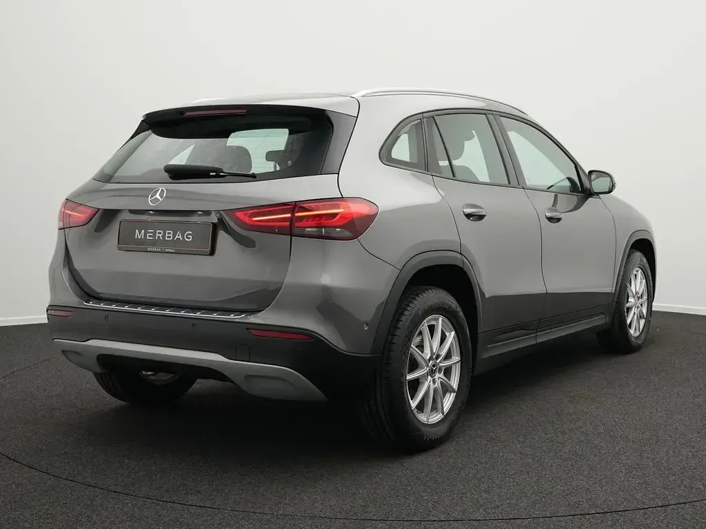 Gebraucht Mercedes GLA180 116 PS (85 kW) 2020 Grau SUV