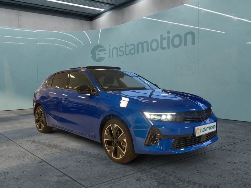 Blau Gebraucht 2023 Opel Astra Ultimate Limousine | 30.590 € (Fairer Preis) - Bild 1/3