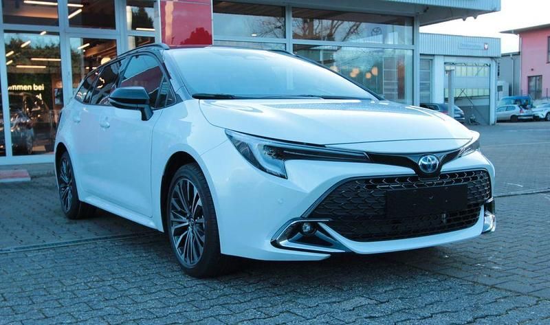 Weiß Neu 2025 Toyota Corolla Limousine | 33.350 € - Bild 1/4