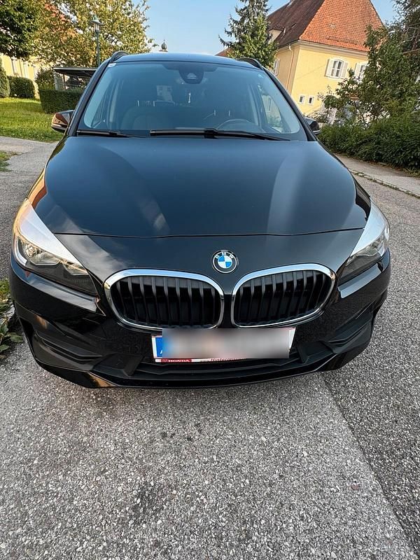 Schwarz Gebraucht 2020 BMW 216 Advantage Kombi | 15.000 € (Fairer Preis) - Bild 1/4