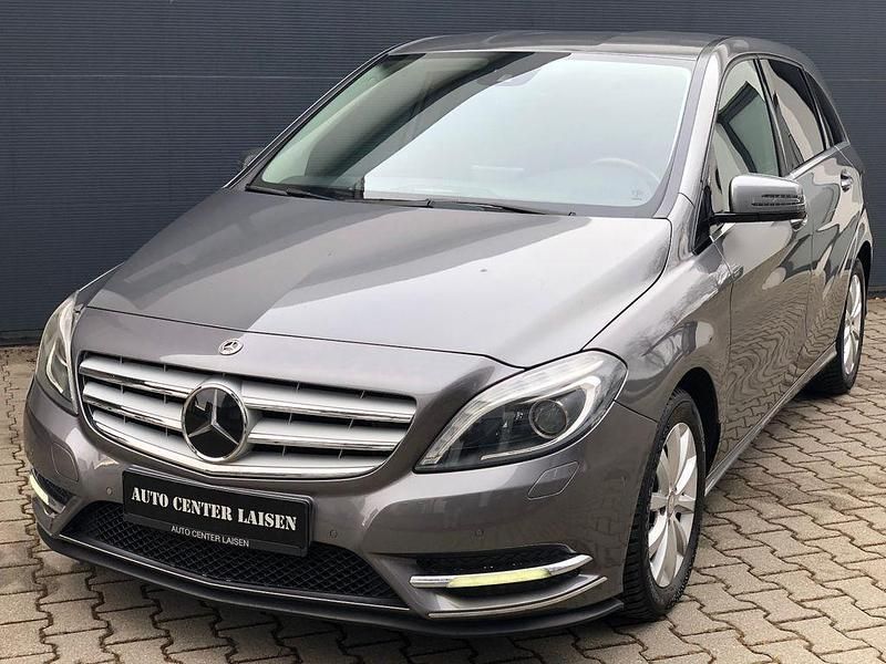 Gebraucht Mercedes B220 209 PS (153 kW) 2013 Grau Van / Kleinbus
