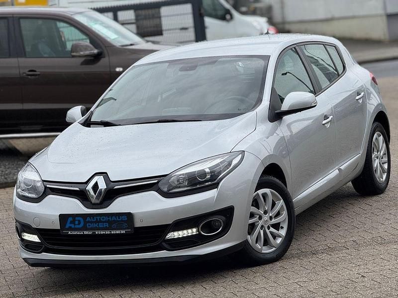 Platingrau Gebraucht 2014 Renault Mégane III Initiale Paris Limousine | 6.800 € (Fairer Preis) - Bild 1/4