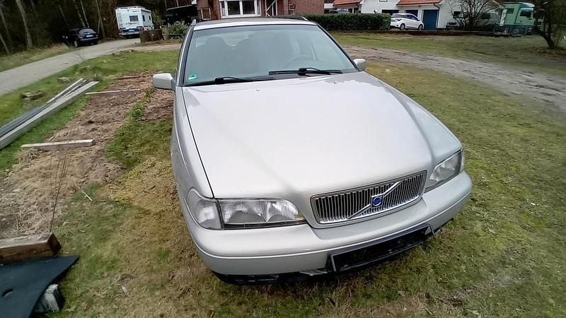 Gebraucht Volvo V70 140 PS (102 kW) 2000 Beige Kombi