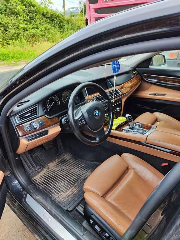 Gebraucht BMW 730 258 PS (189 kW) 2012 Blau Limousine