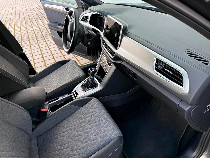 Gebraucht VW T-Roc 150 PS (110 kW) 2023 Grau SUV