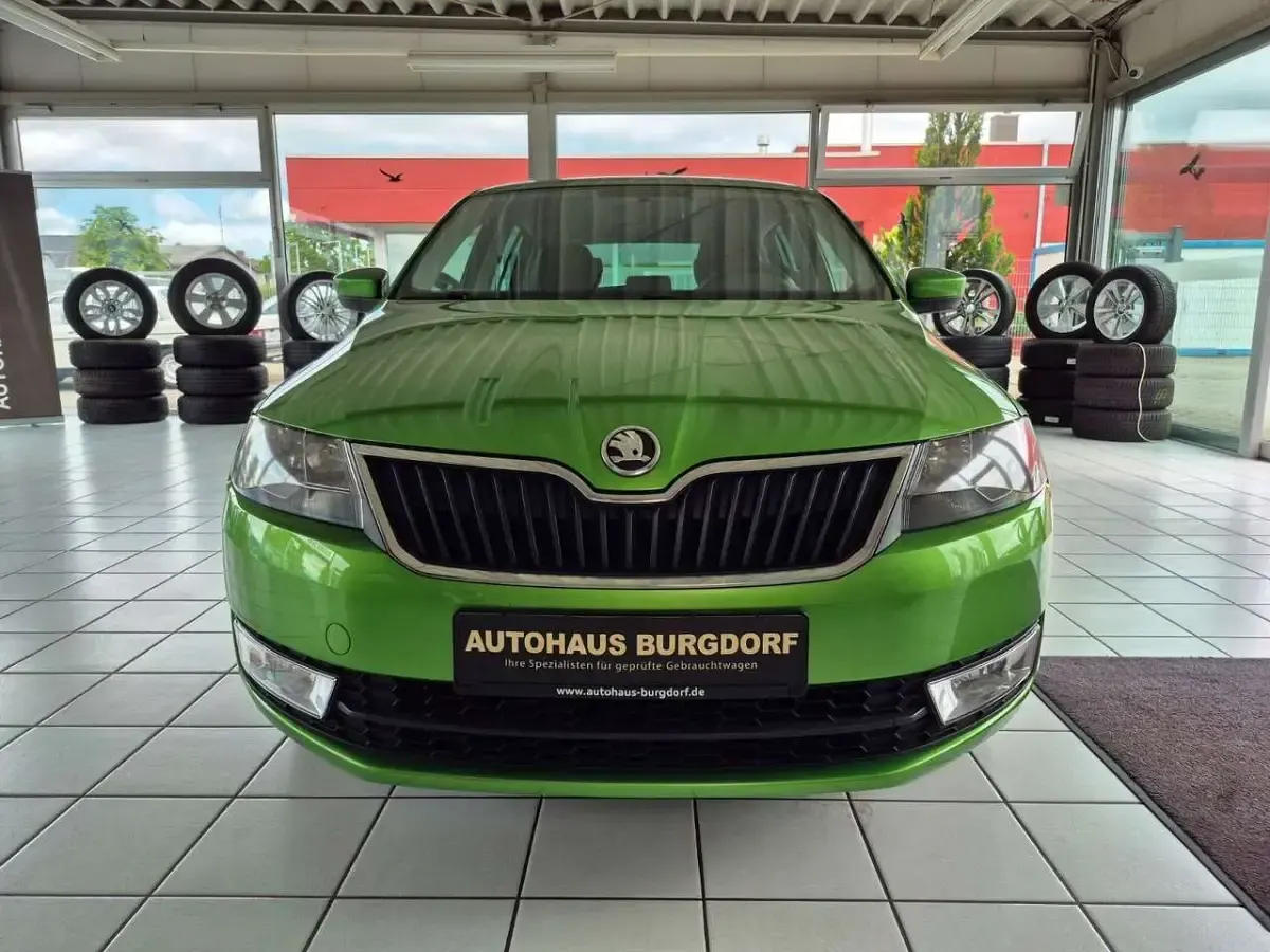 Gebraucht Skoda Rapid Ambition 105 PS (77 kW) 2014 Zelena rallye/rallye gruen Kleinwagen