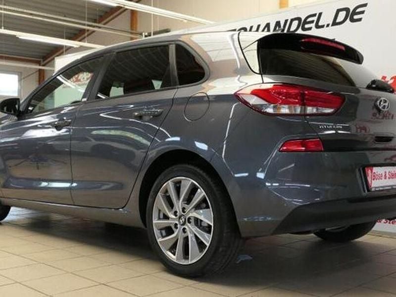 Gebraucht Hyundai i30 Passion Plus 120 PS (88 kW) 2018 Grau Limousine