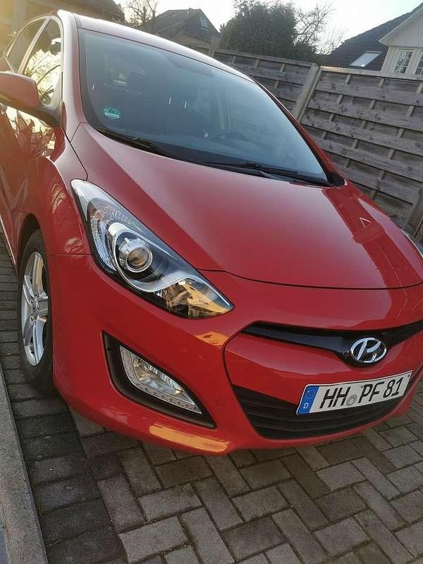 Gebraucht Hyundai i30 Classic 99 PS (72 kW) 2013 Limousine