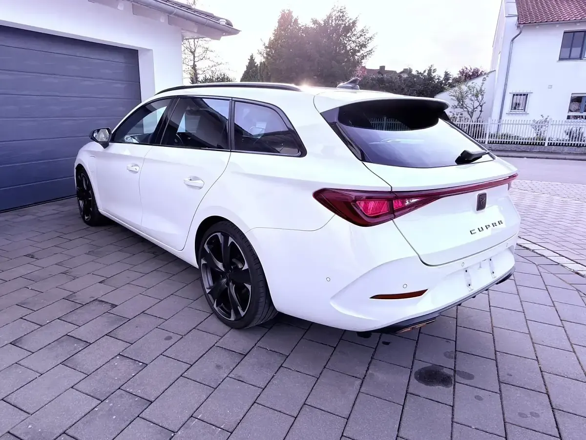 Second-hand Cupra Leon 245 CP (180 kW) 2022 Alb Break