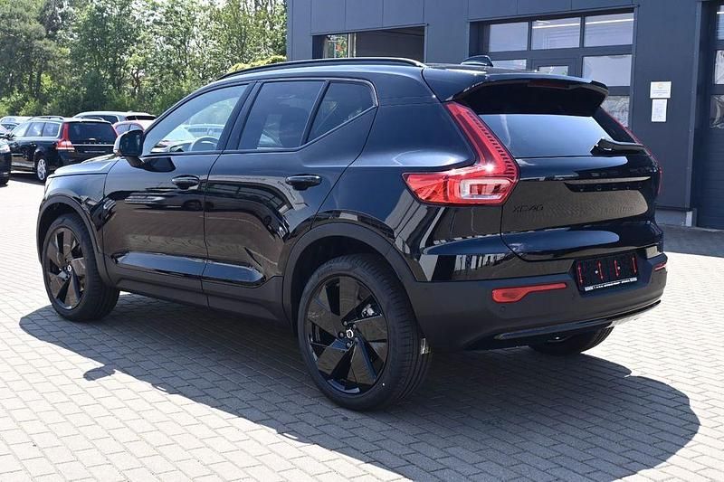 Gebraucht Volvo XC40 Plus 163 PS (119 kW) 2025 Schwarz SUV