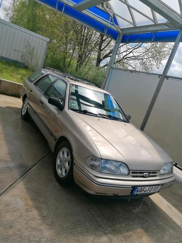 Gold Gebraucht 1993 Ford Scorpio Kombi | 3.499 € - Bild 1/4