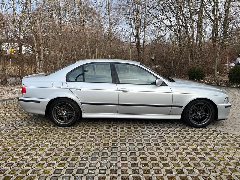 Gebraucht BMW 525 M Sport 192 PS (141 kW) 2001 Silber Limousine