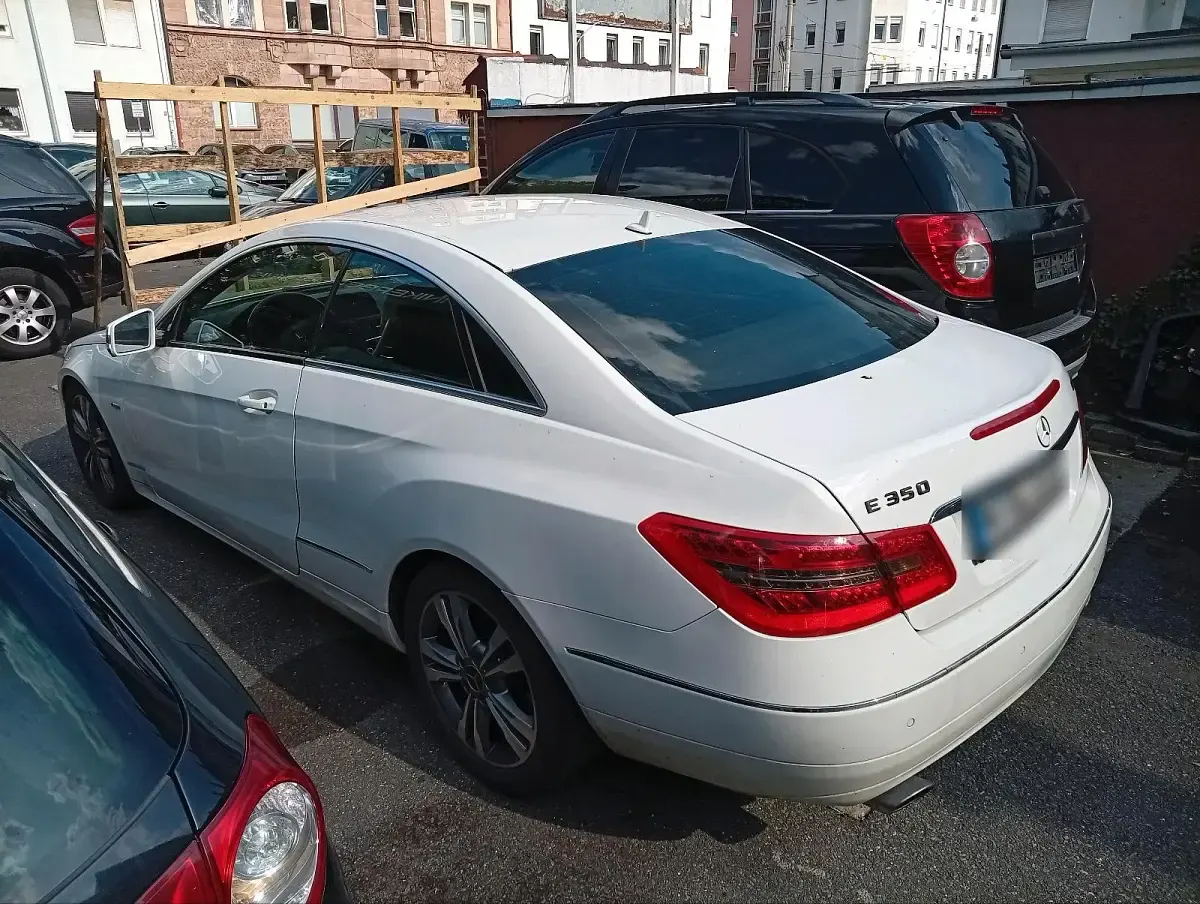 Gebraucht Mercedes E350 265 PS (194 kW) 2011 Weiß Coupé