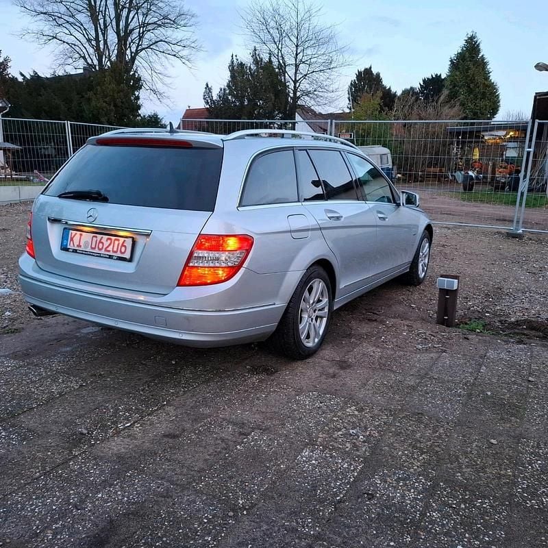 Gebraucht Mercedes C250 204 PS (150 kW) 2010 Silber Kombi