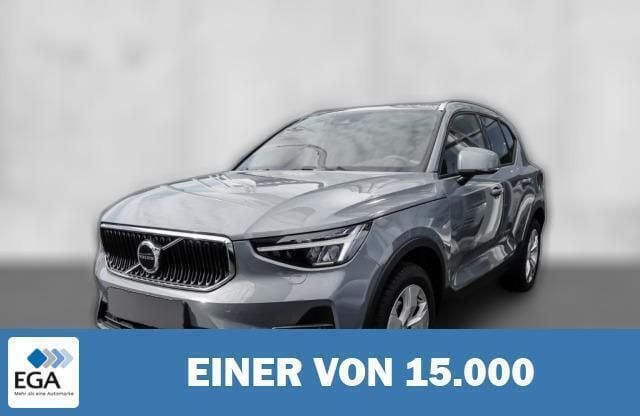 Grau metallic Gebraucht 2023 Volvo XC40 Core SUV | 34.270 € (Guter Preis) - Bild 1/4