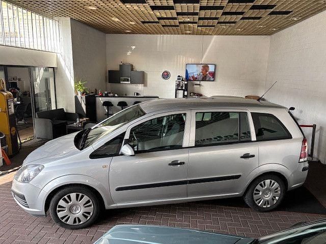 Gebraucht Opel Zafira Catch Me 105 PS (77 kW) 2007 Silber Van / Kleinbus