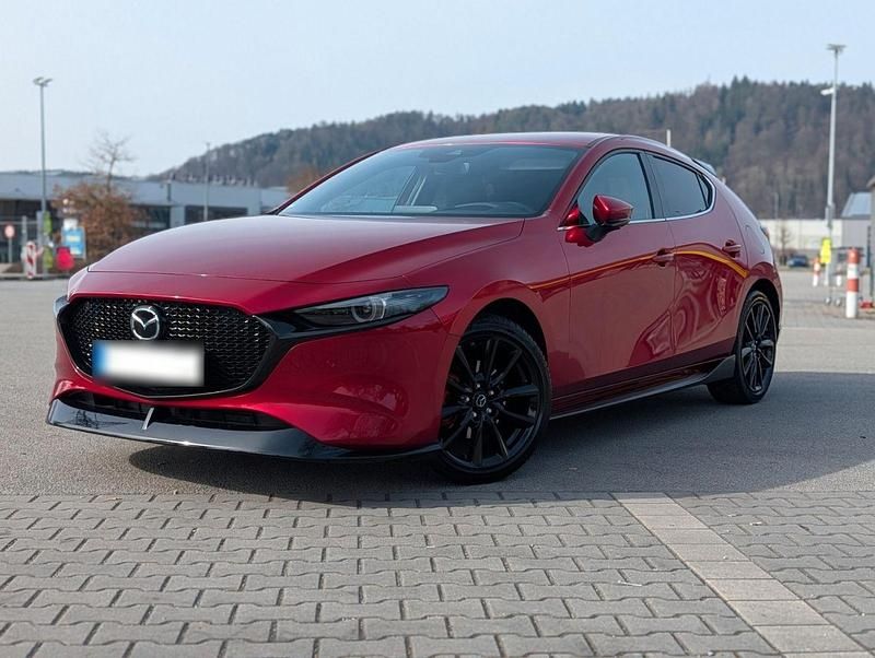 Gebraucht Mazda 3 Exclusive 186 PS (136 kW) 2023 Rot Limousine