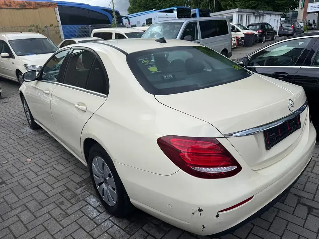 Gebraucht Mercedes E200 150 PS (110 kW) 2018 Beige Limousine