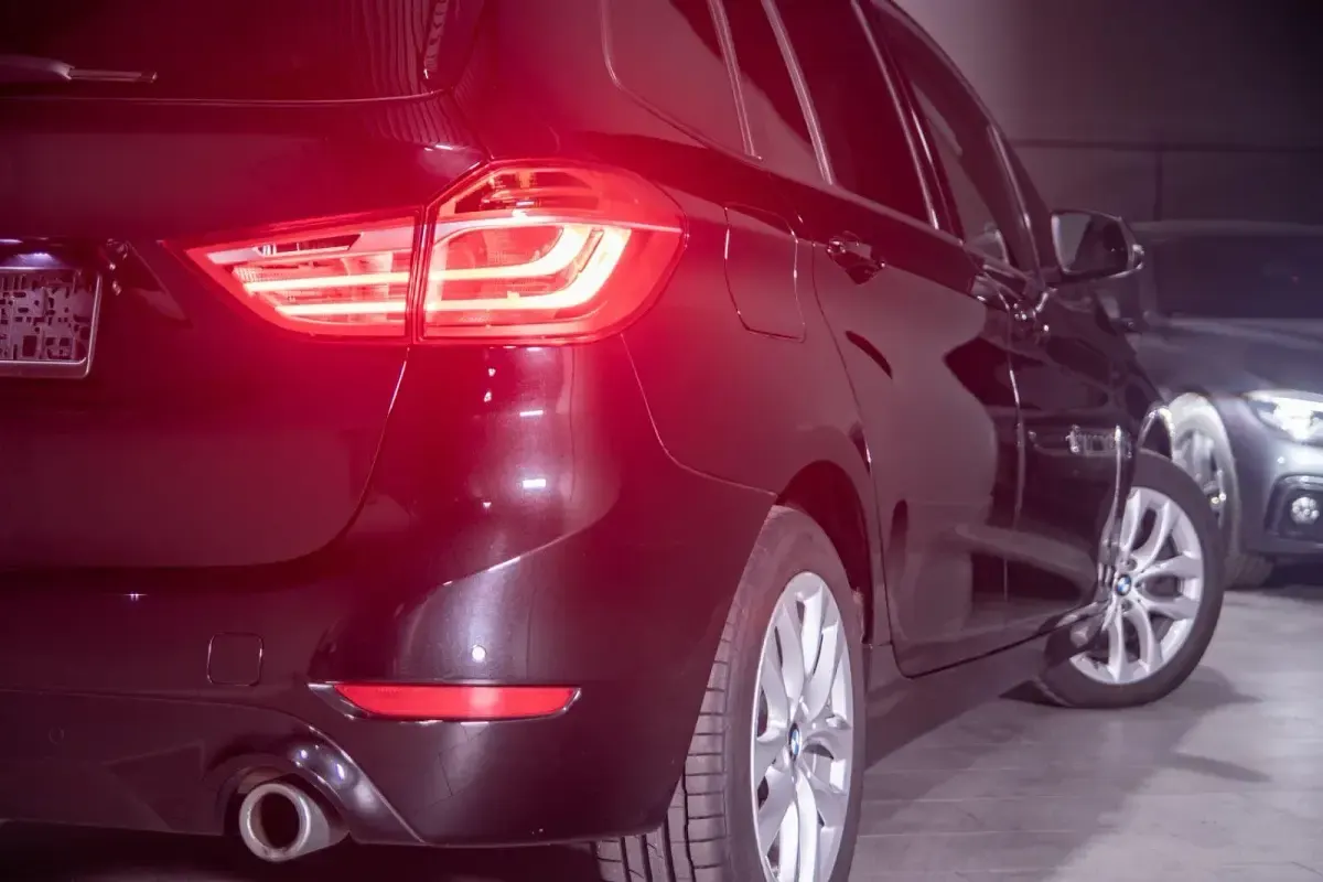 Gebraucht BMW 220 Gran Tourer Advantage 190 PS (139 kW) 2021 Schwarz Van / Kleinbus
